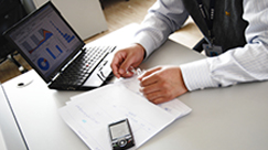 服務(wù)客戶(hù)